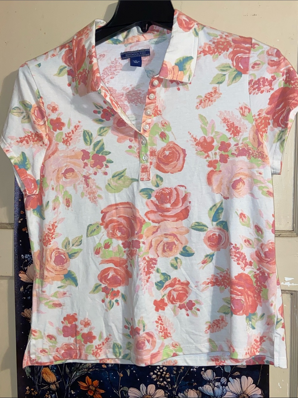 PINK ROSES FLORAL POLO SHIRT EUC Bandolino Preppy Coastal Grandma